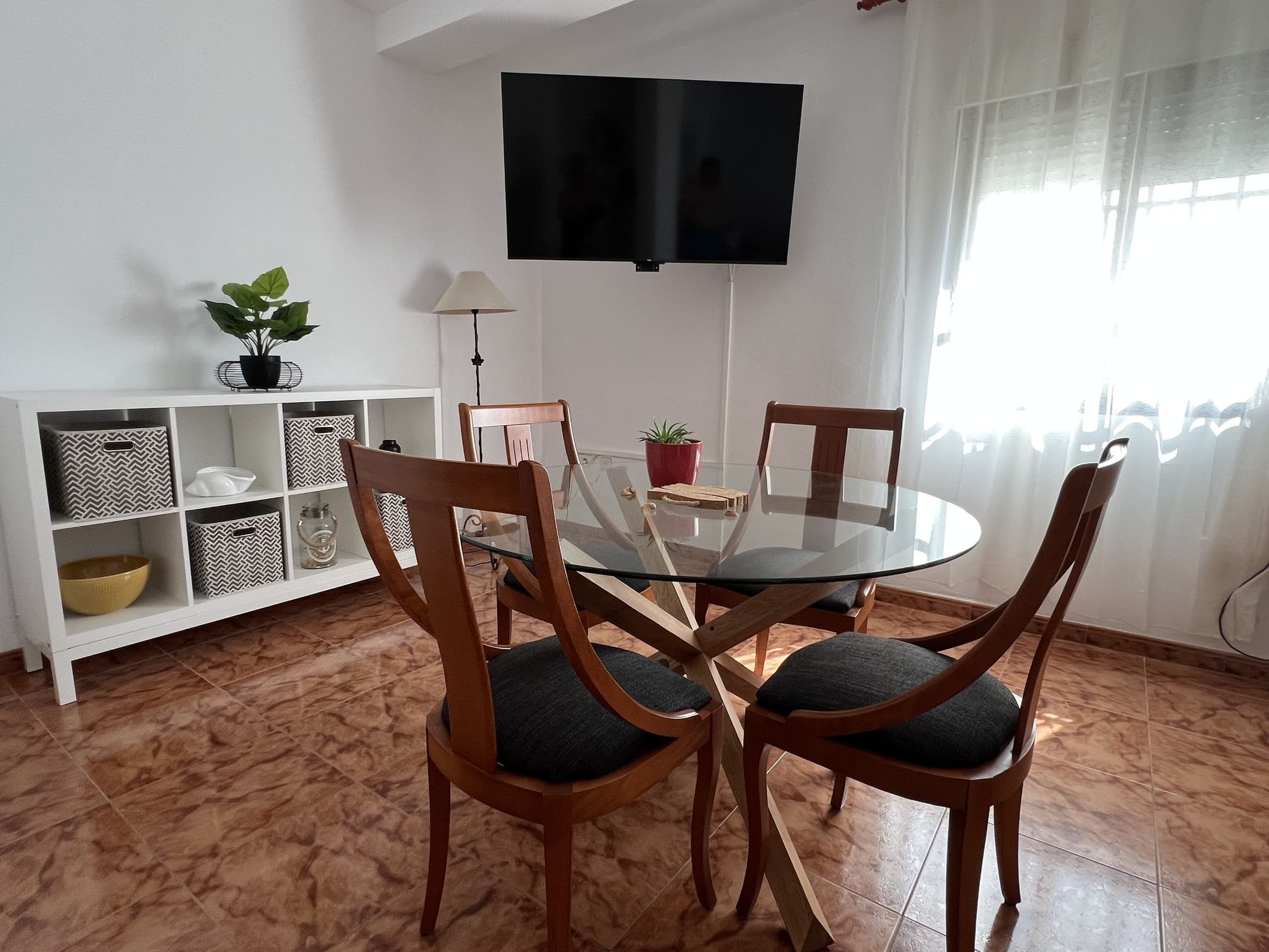 Comedor en la casa Coastine Granada en Castell de Ferro